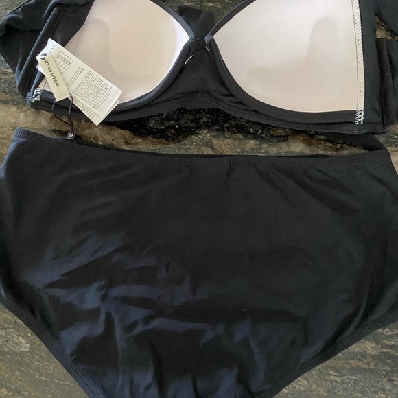 Swim suit by Ryan Dvan - Picture 3 of 6